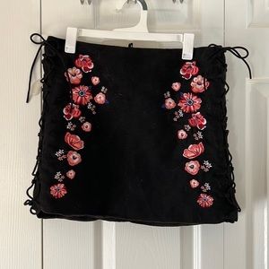 NWOT Divided H&M Lace-up Embroidered Skirt